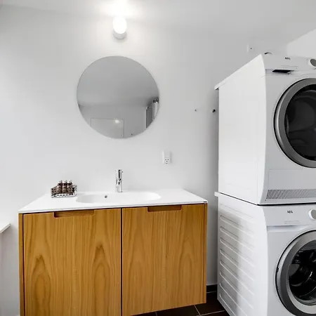 Sanders Regent - Popular Three-bedroom Near Square 公寓