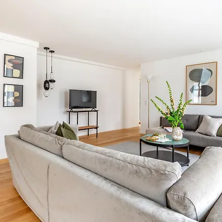 Sanders Regent - Popular Three-bedroom Near Square 公寓