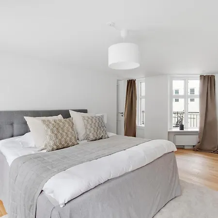 Appartamento Regent 3 - Popular 3-bdr With Balcony In Centre